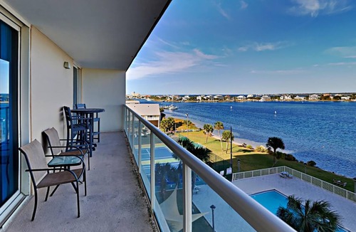 Villa Sabine Condo | Sabine Yacht & Racquet #5C | Boat Slips, Views!