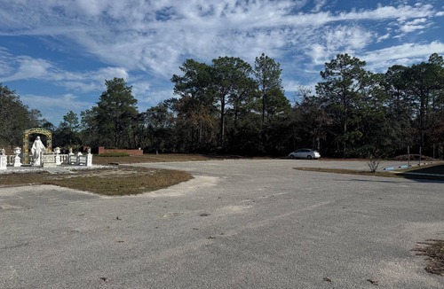 Brooksville RV Rental | Safe & Peaceful Property for RV Parking or Campers-Lot 102