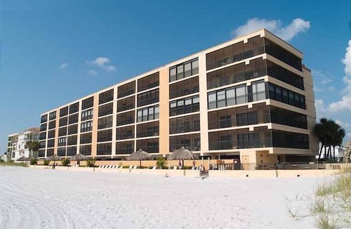 Madeira Beach Condo | SALE Aug Sept Oct Nov Dec lo week rate Villa Madeira Condo Direct Gulfbeach View