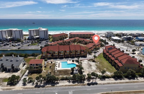 Villa Segunda House | SALTY SANCTUARY! 2 bed 2.5 bath Just steps to Pensacola Beach