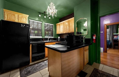 San Marco House | San Marco 2BR King Porch & Pool Table