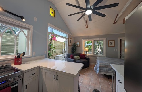 Old Town Apartment | Sanctuary Adorable Gated Loft Studio Old Town Close to Duval - Location Location