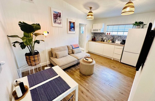 Downtown Zephyrhills Apartment | Santorini Cabana in Zephyrhills