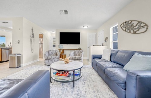 Spring Hill House | SCALLOP TIME AT WATERFRONT ESCAPE DIRECT GULF ACCESS, GOLF CART & KAYAKS.