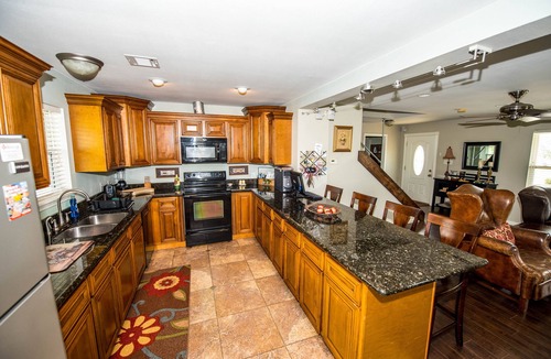 Chauvin House | Scenic Bayou Side Home in quaint local fishing community;