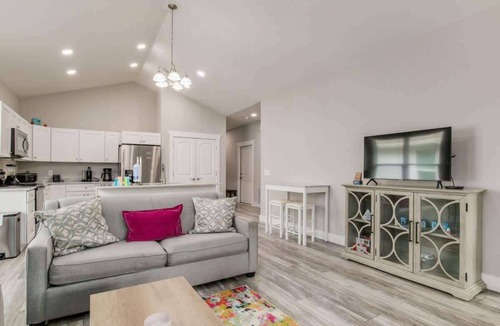 Ono Island House | Sea Glass Paradise Pet-Friendly 5 Mins From Beach!