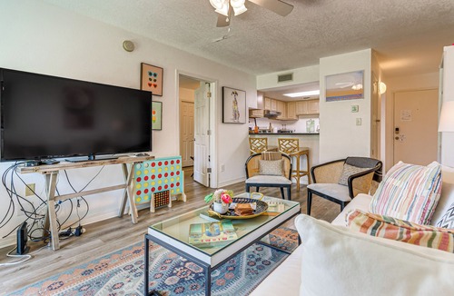 Villa Sabine Apartment | Sea La Vie Condo: Pensacola Beach Access!