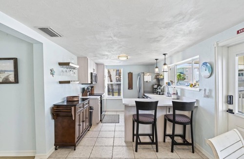 Flagler Beach House | Sea Legs Charming Beachfront Cottage in Flagler Beach - Steps to the Sand, Sunrises & Sunsets
