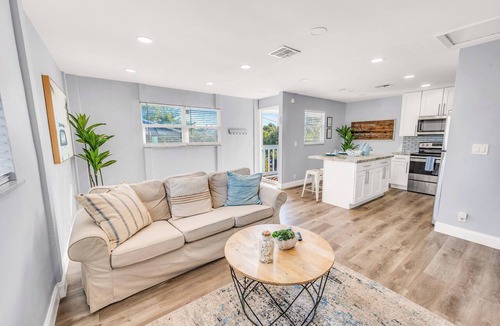 Sanibel Apartment | Seahorse Suites #3. Island Living at it's Best!