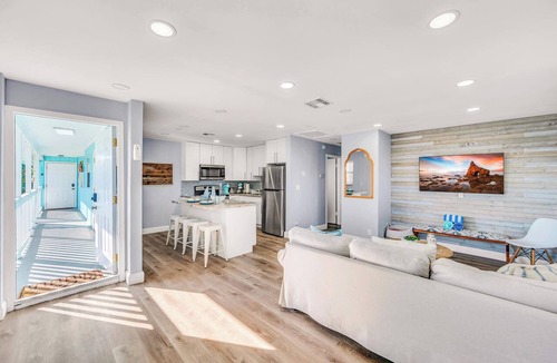 Sanibel Apartment | Seahorse Suites #3. Island Living at it's Best!