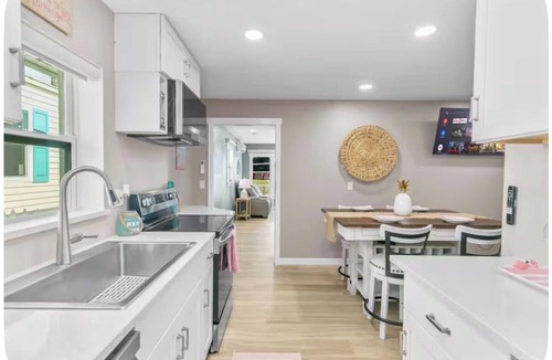Cocoa Beach Villa | Seaside Flamingo Retreat in Downtown Cocoa Beach.Walk to Beach, Shops & Dining