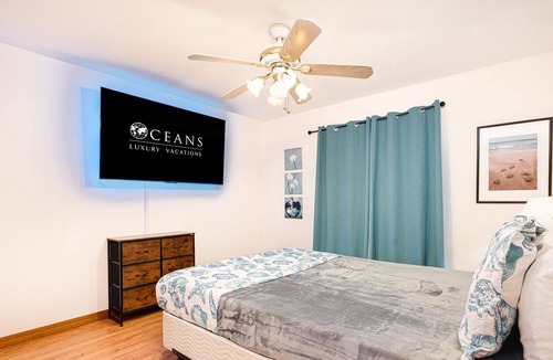 Schulte Park House | "Seaweed Sanctuary"-Beach-side Pool Home with Hot Tub-3BR/2BA