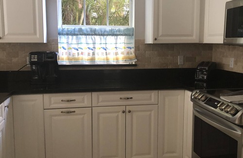 Bonita Shores House | Secluded Heated Salt Water Pool, Minutes to Beach, West of 41.