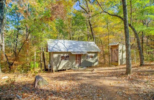 Tallassee Apartment | Secluded Tallassee Cabin with Fire Pit and Porch!