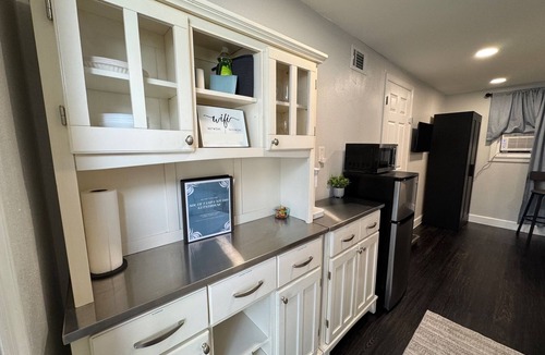Sun Bay South Apartment | Separate-entrance Charming South Tampa Studio