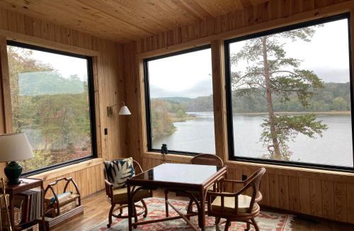 Samantha House | Serene Cabin on Lake Tuscaloosa