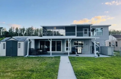 Land O' Lakes House | Serene Lakeside Getaway On Bell Lake