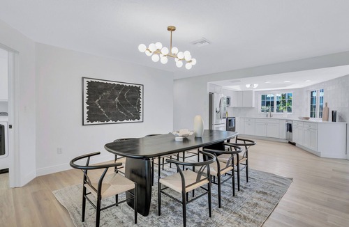Biggar House | Serene Pool & Spa Home near Sanibel Island, Beaches and Downtown Fort Myers.