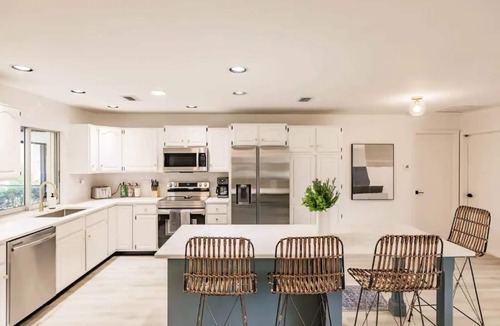 Iona House | Serene Waterfront Home with Pool. Minutes to Sanibel & Fort Myers Beach.