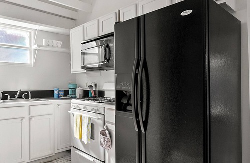 West Palm Beach Cottage | Serenity Retreat Minutes to the Beach, Guesthouse