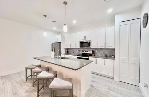 Cape Harbour House | Shell Cove Haven: Luxury Townhouse Retreat in Cape Harbour Marina