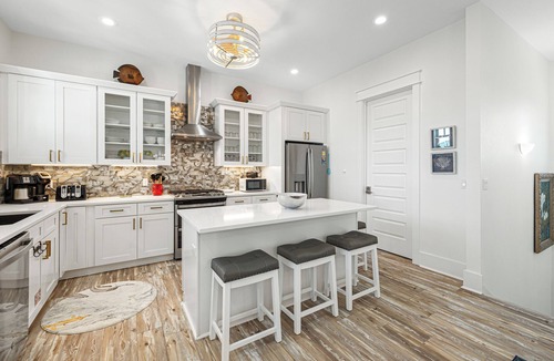 Plantation House | Shell Yea: 5 Bedroom Beach View Home in the Plantation- Sleeps 10, Private Pool