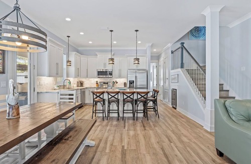 Emerald Waters Village House | Shore Beat Works - Emerald Water