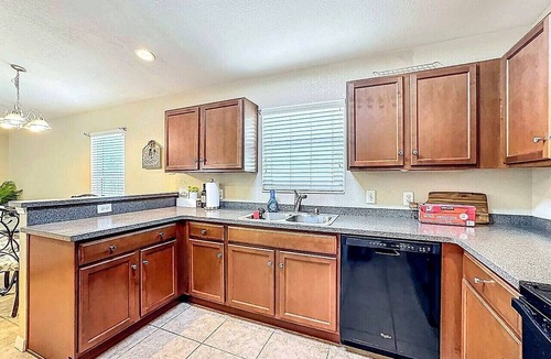 Ridge Wood Heights House | Siesta Key Paradise with Hot Tub
