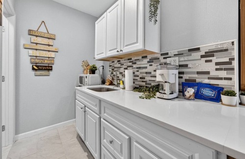 South Pensacola Cottage | Simple & Comfy Tiny Pensacola Studio