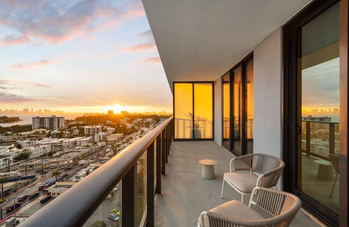 North Beach Condo | Sky 1BR City View: 30min to Miami Stadium