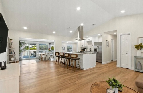 Gibsonton House | Sleeps 12, Boat dock, Game Room, East Tampa Escape