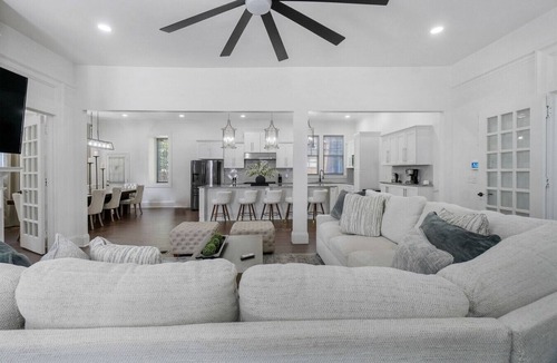 Montgomery Apartment | Sleeps 15 Movie Room Gameroom Free Parking