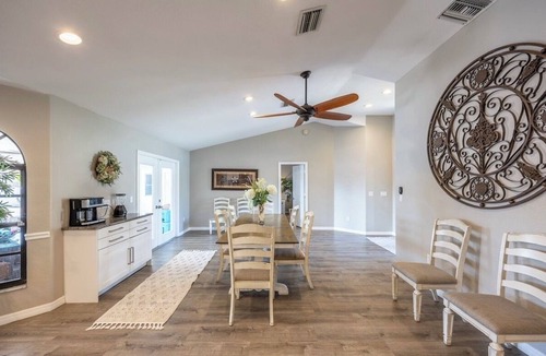 Caloosahatchee House | Sleeps 20! Heated Pool & Hot Tub! 2 wings! Great for large groups! Pool table!