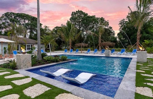 Bradenton House | Sleeps 26! 2+ Acre Luxury Estate 9 min to Beach!