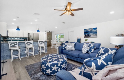 Englewood East House | SloMo Bungalow | Private Pool, Hot Tub & Coastal Retreat Near Englewood Beach