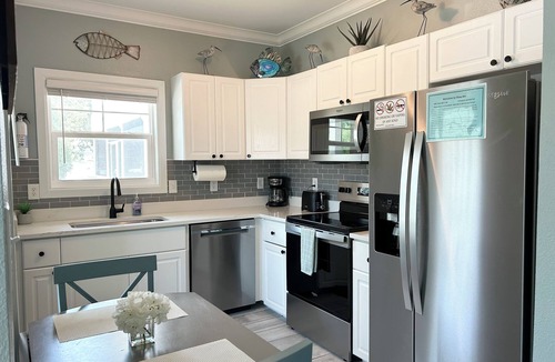 Ono Island Cottage | Slow Mo 17AD-Beautiful Beach Cottage @ the Purple Parrot Resort/Perdido Key FL