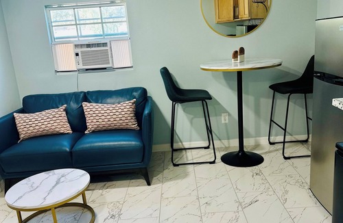 Carrollwood Apartment | Small Cozy Studio Room in Tampa Florida.