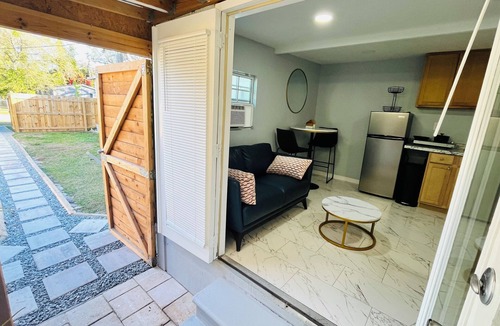 Carrollwood Apartment | Small Cozy Studio Room in Tampa Florida.