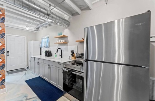 Murray Hill House | SMV Modern Luna Duplex in Murry Hill