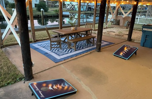 Gulf Shores House | SNOWBIRDS dream house on the canal in the heart of Gulf Shores Walk to the beach
