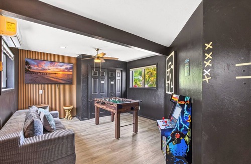 Fort Myers House | Solara House 3BDR 2BTH 5BEDS NEAR BEACH