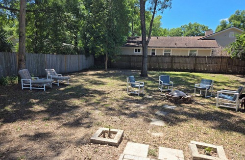 Mount Plymouth House | Soothing 3-bedroom house with AC in charming Sorrento