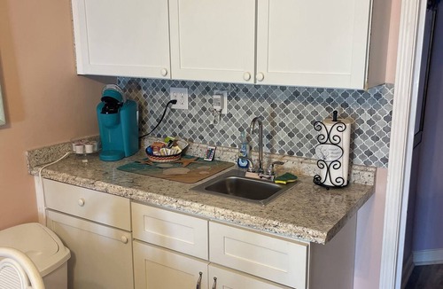 Panama City Apartment | Soothing studio with kitchenette in vibrant Panama City