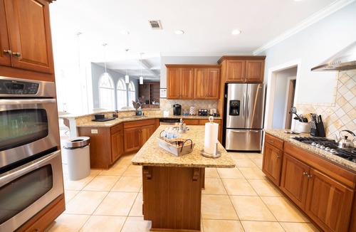 Hope Hull House | SOULBEATZ! Country Setting W/Pool by The Airport
