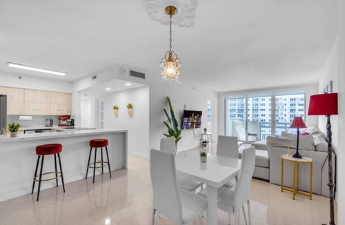 West Avenue Apartment | South Beach 2BR Bay View & Pool - Monthly Retreat