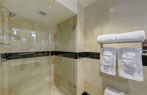 South Beach Resort | South Beach | Romantic Beach Retreat | Rooftop + Beach