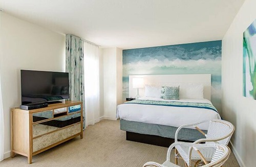 South Beach Resort | South Beach | Romantic Beach Retreat | Rooftop + Beach