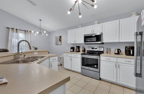Highgate Park House | South Facing 4 BR Pool Home Near Disney