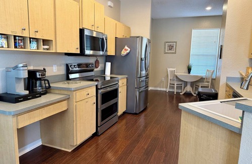 Lakeland House | South Lakeland Gem-4BR Family Home with Pool, King Bed, Near Parks and Trails