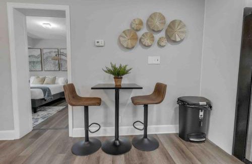 Sun Bay South House | South Tampa 3BR with Backyard that Sleeps 10